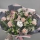 Новогодний букет из 7 розовых роз, 5 белых альстромерий, лимониума и нобилиса купить с доставкой в Санкт-Петербурге